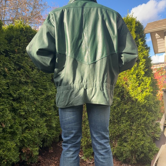 Small Green Vintage leather Jacket (womans) - Picture 4 of 7